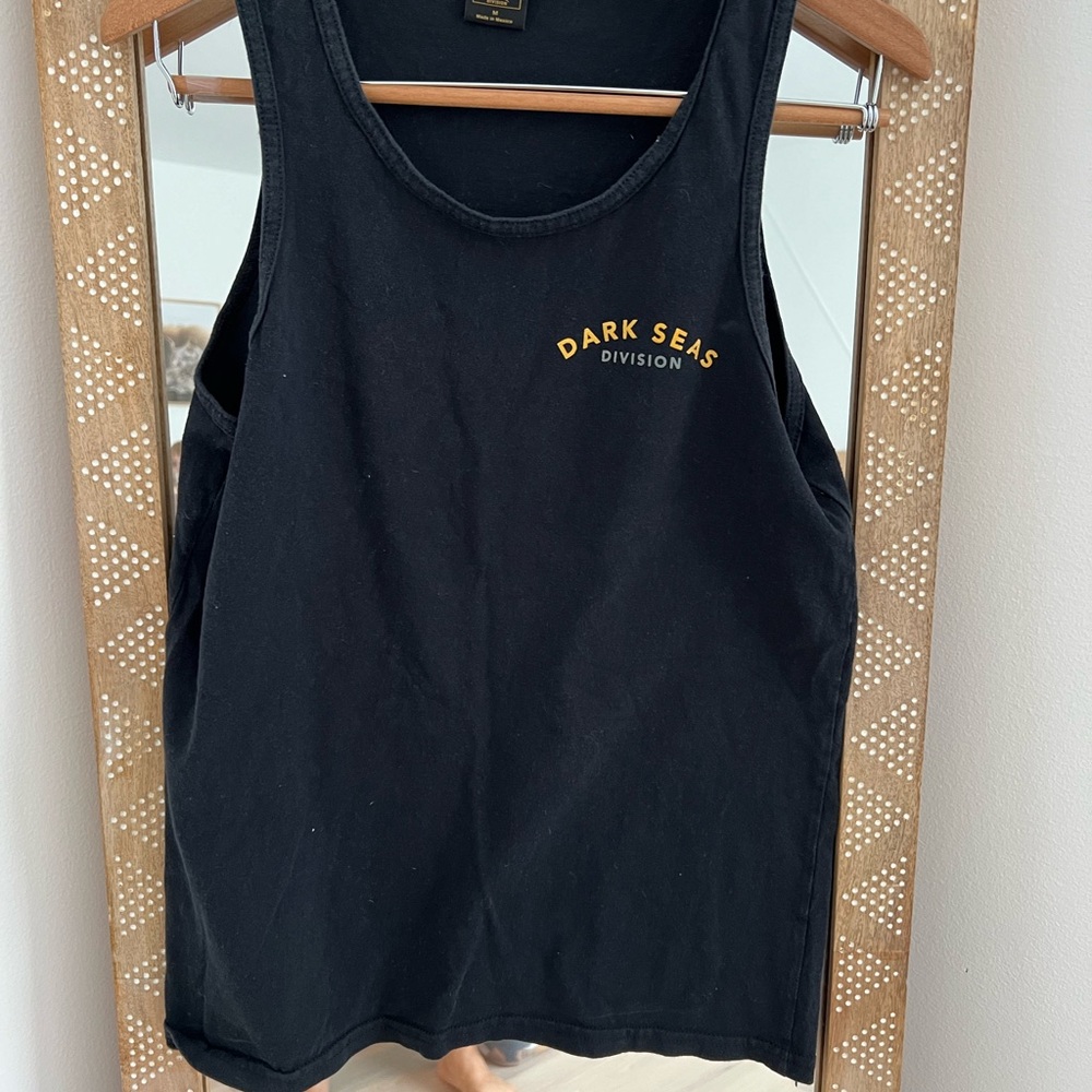 MENS dark seas tank